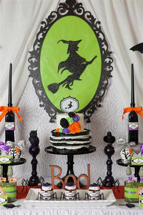 Witch's brew specialty drinks for a bewitching party